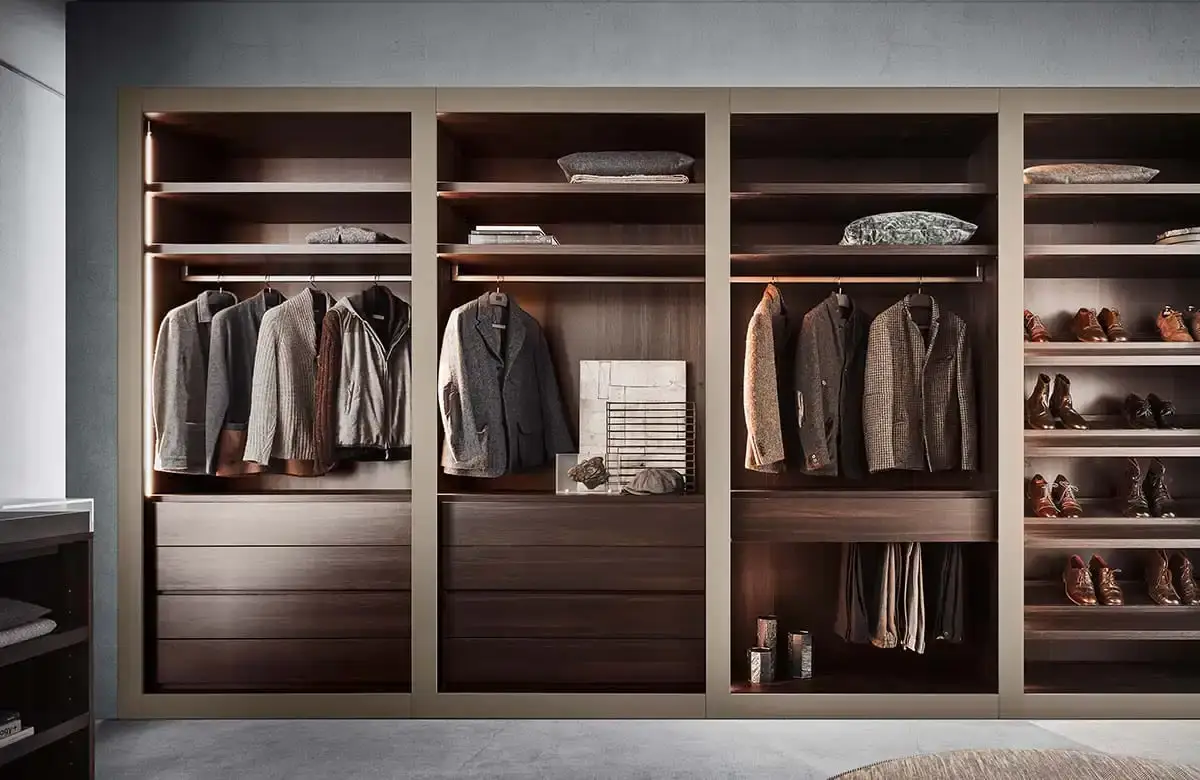 Walk-in closets by Pianca closets and wardrobes, header photo